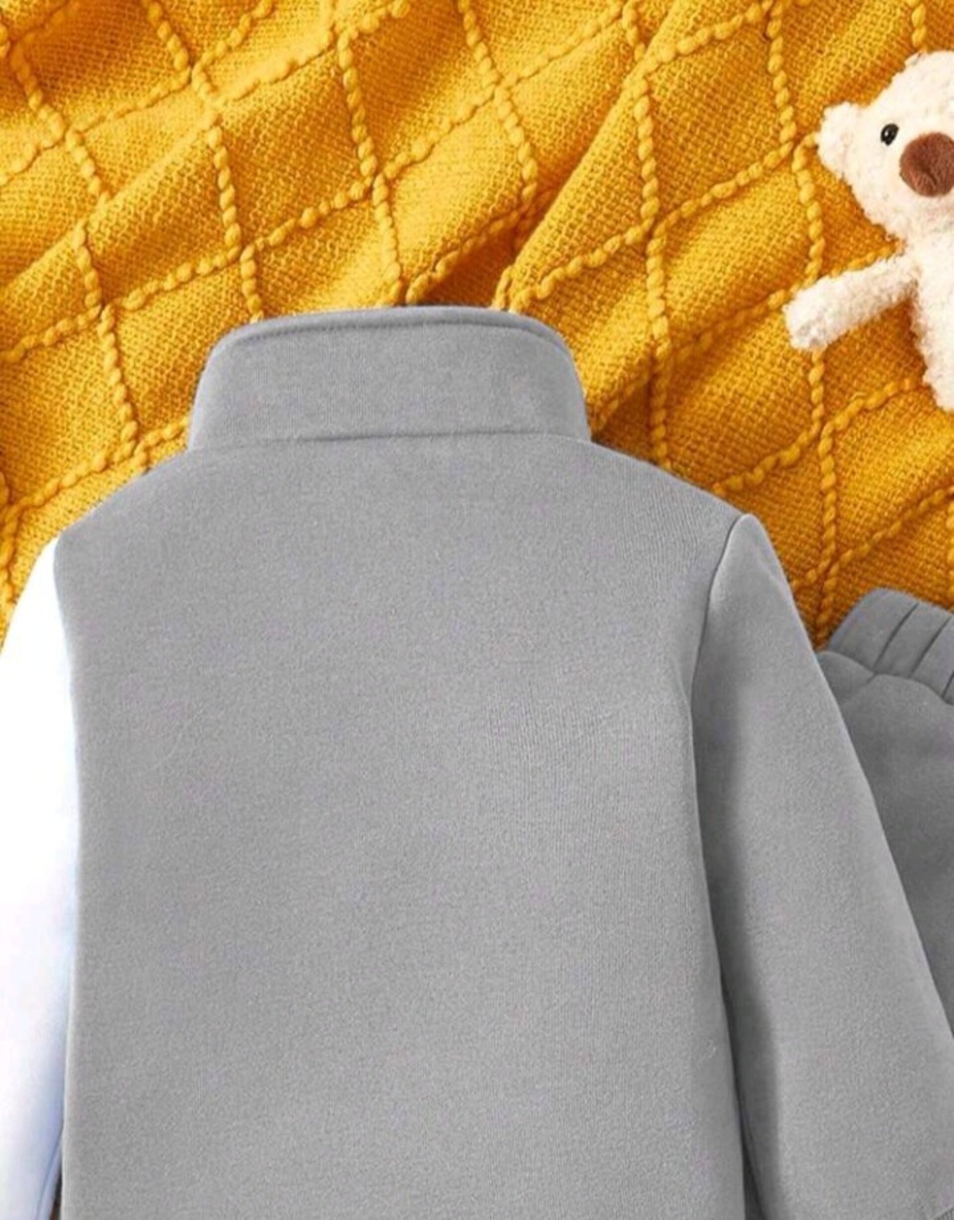 conjunto de chaqueta y pantalon deportivo. - 4