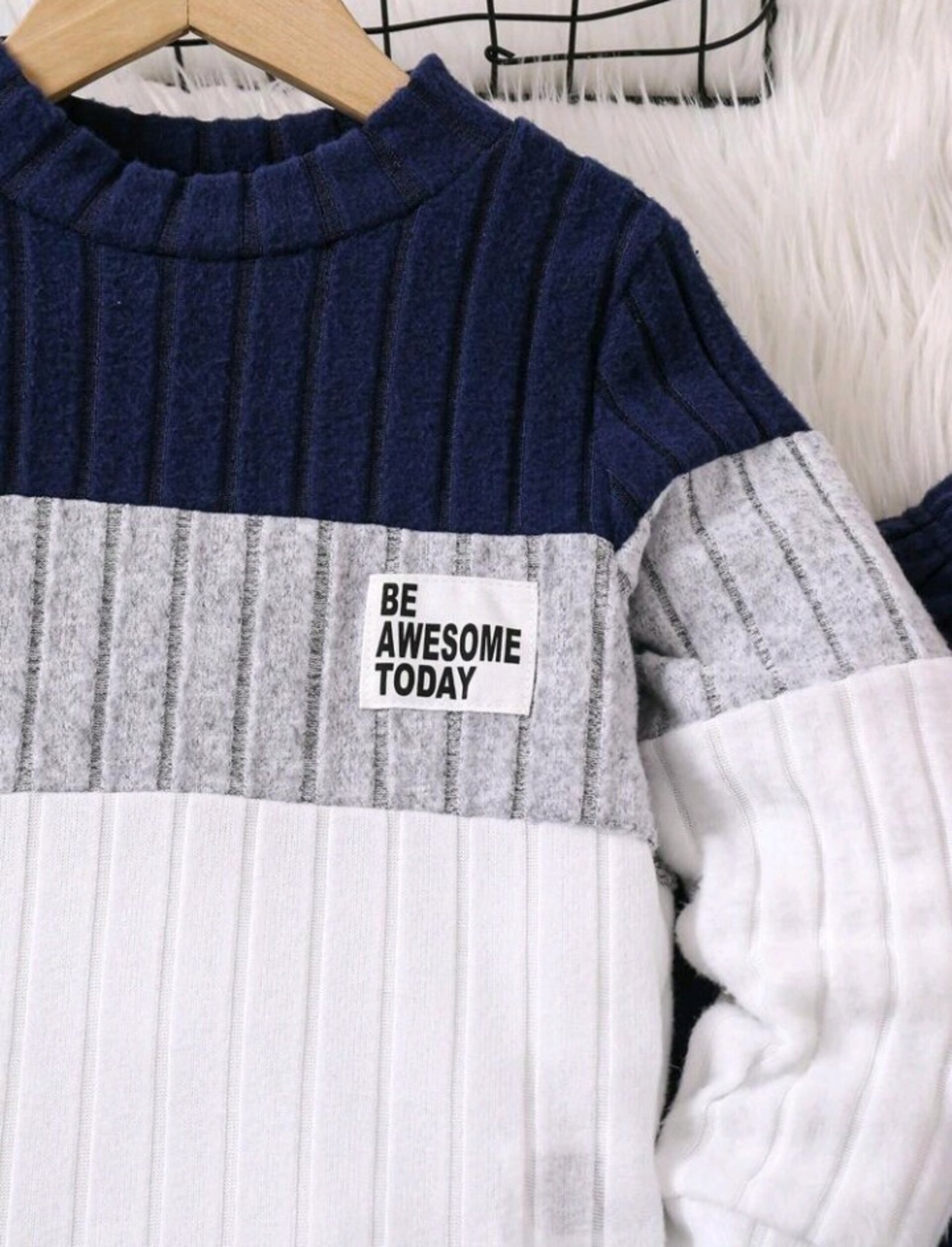 conjunto casual de sudadera y pantalon para niño - 4