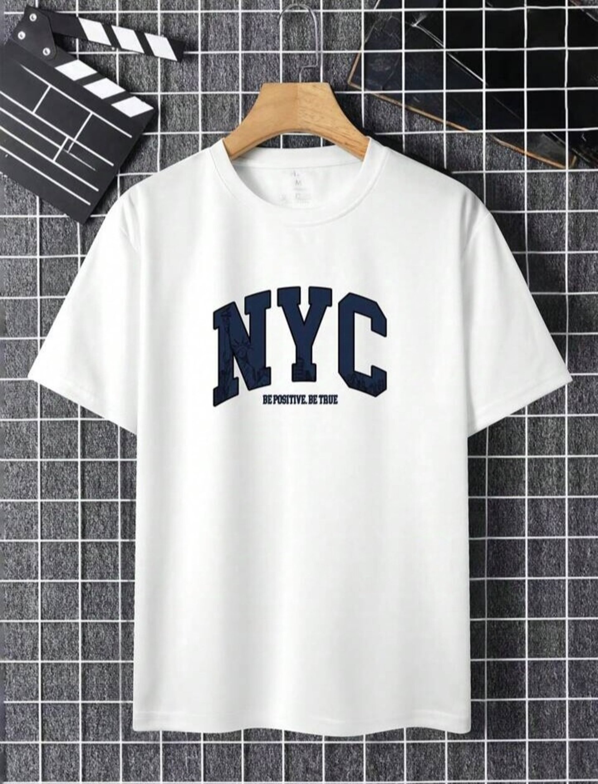 Camiseta con estampado de hombre - 9