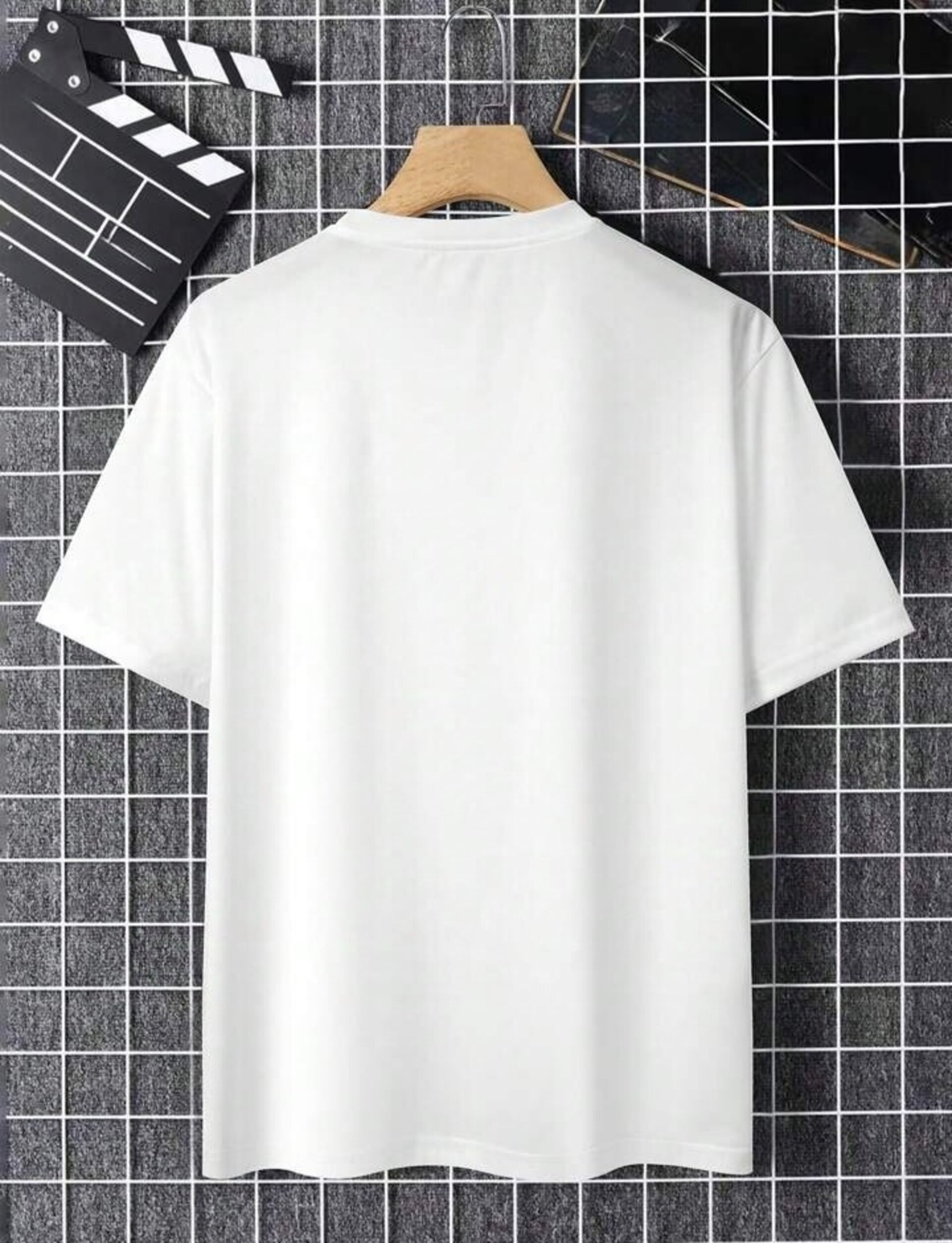 Camiseta con estampado de hombre - 10