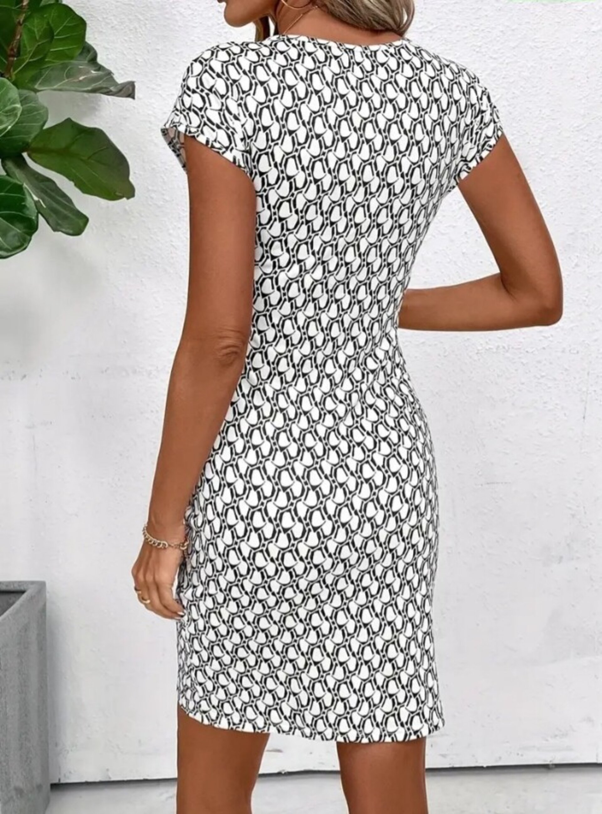 vestido ajustado con estampado completo - 16